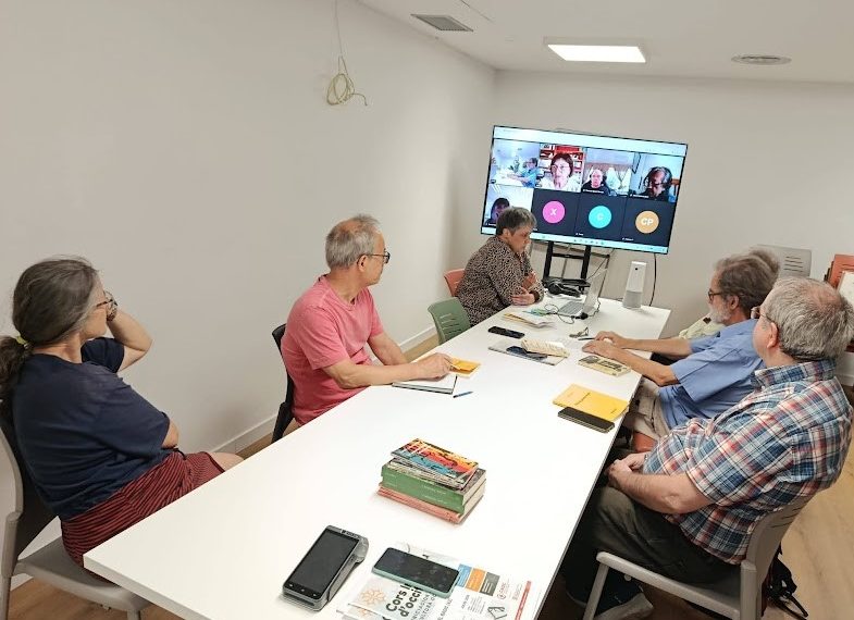 Dins de patetas rojas, un grand libre d’enfança
